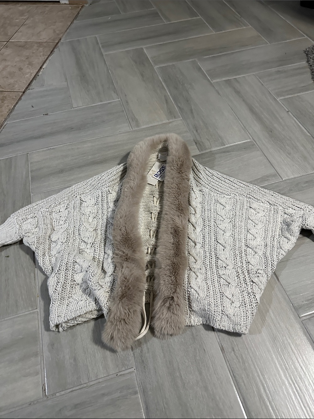 Cable Knit Shrug with Faux Fur Trim - Cream - Picture 3 of 6